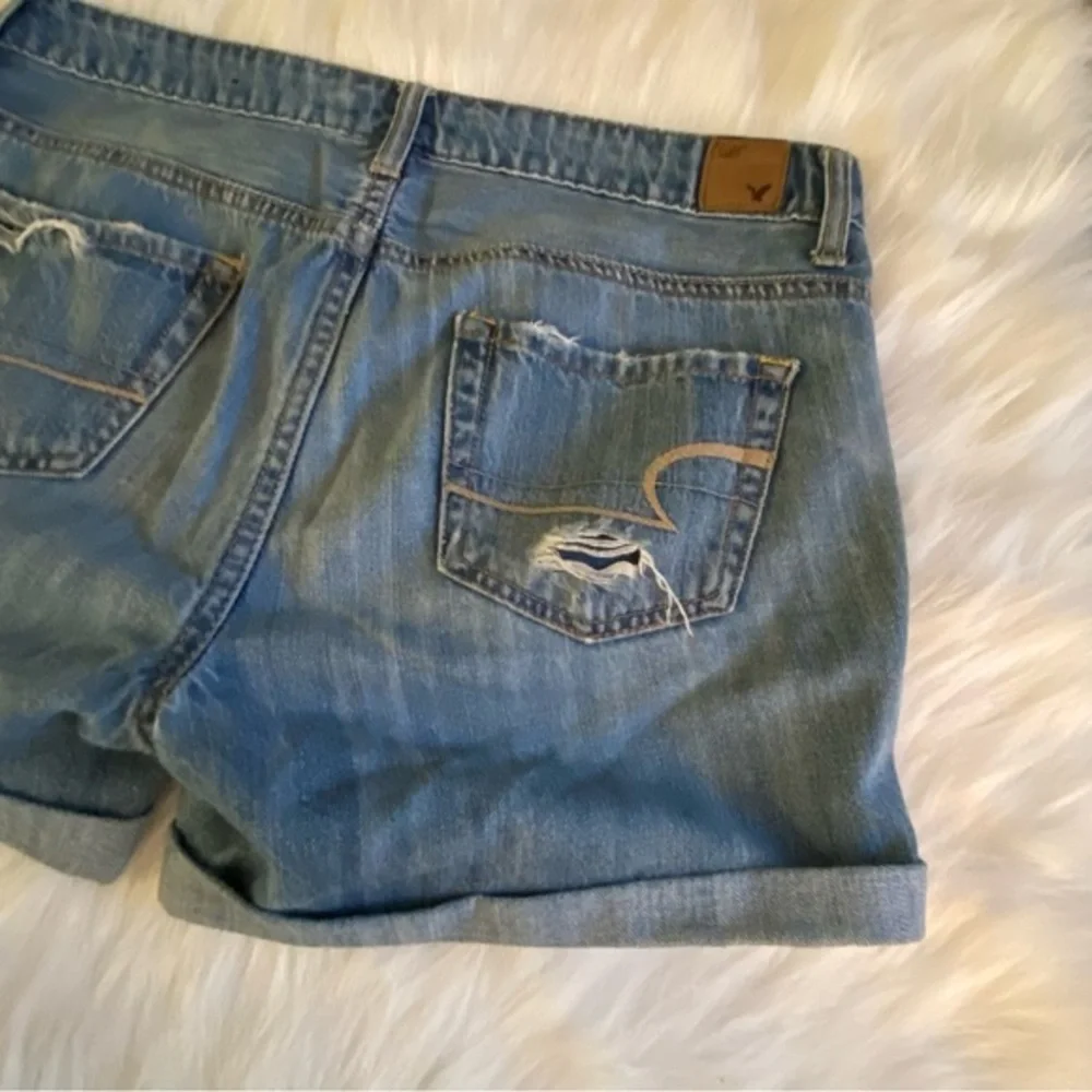 American Eagle For Aerie Shorts Women’s Size‎ 8 Distressed Blue Cuffed